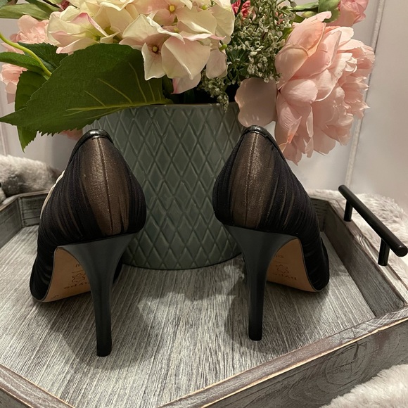 HYPE-BLACK LEATHER PUMPS WITH SHEER CLOTH OVERLAY-8 1/2M - Picture 3 of 15